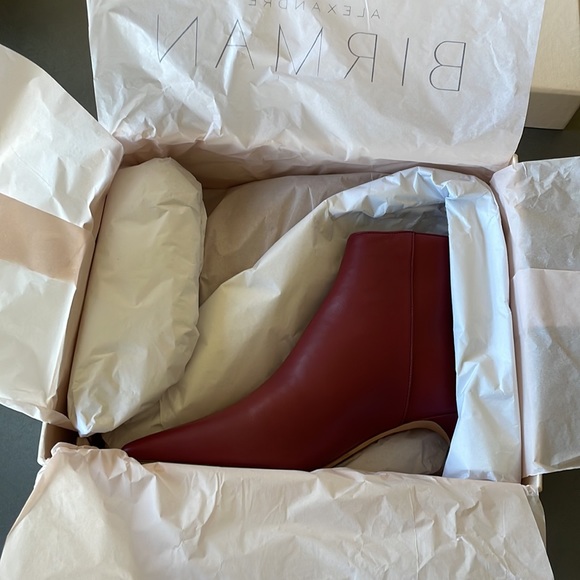 BRAND NEW Alexandre Birman Red Kittie Bootie - Picture 10 of 15